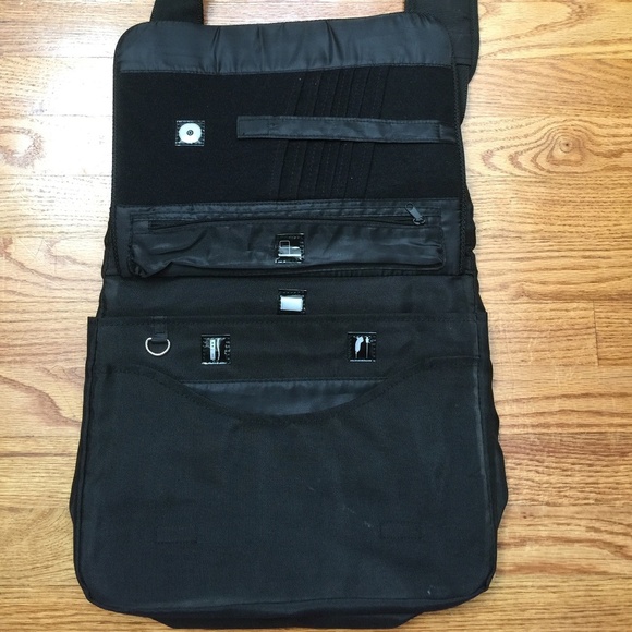 Nintendo Wii Black Blue Carrying Case Travel Bag - Picture 4 of 7